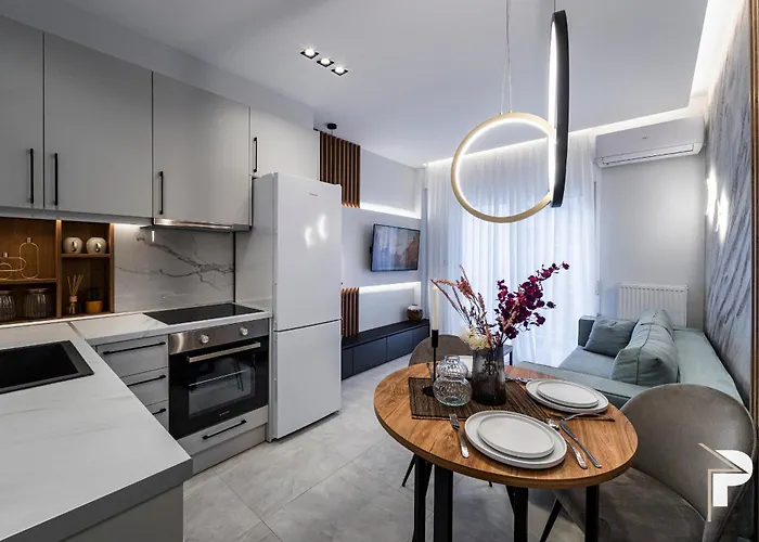 P Deluxe Suites 10